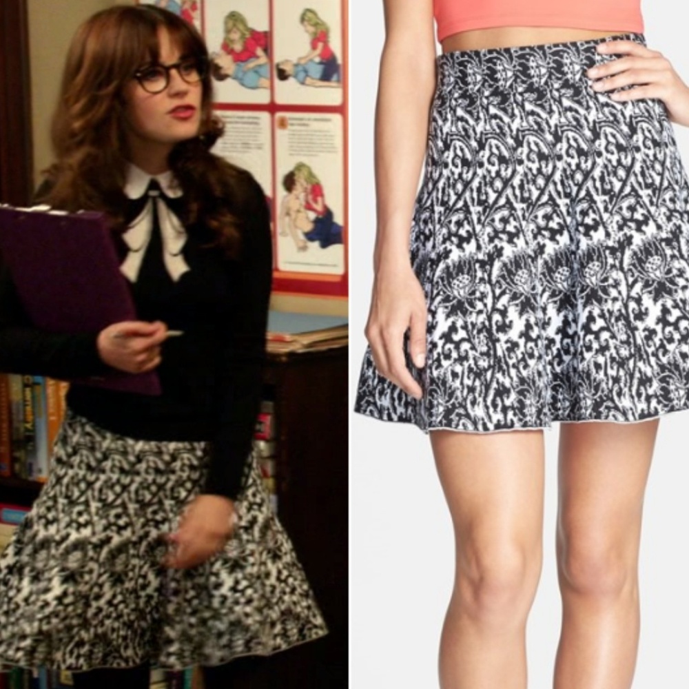 Black and white print knit flared skirt